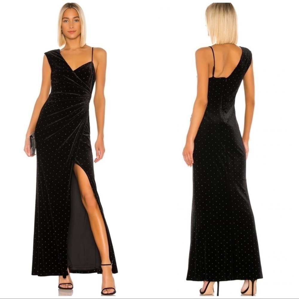 BCBGMAXAZRIA Velvet Rhinestone
Detail Gown in Black
Size: XL BCBGMaxAzria